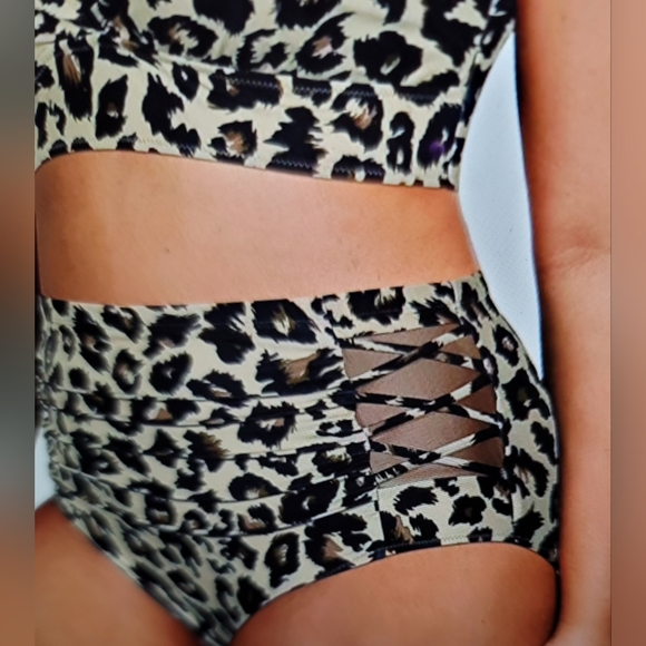 NWT HIDE YOUR FLAWS ANIMAL RUCHED BATHING SWIM SUIT TUMMY CONTROL BACK SMOOTHER - Picture 4 of 12